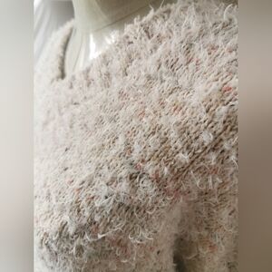 Margeaux & Ellie Peaches and cream fuzzy Eyelash Yarn Knit sweater Thick Heavy